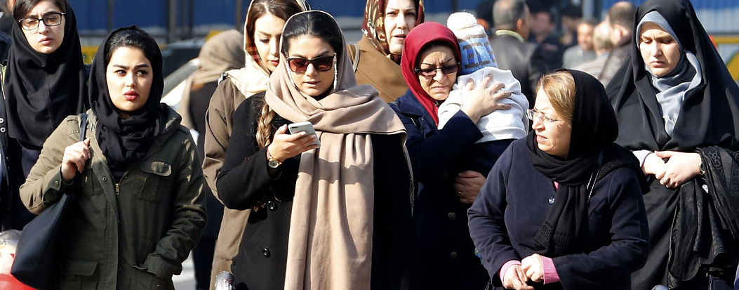 Иран, возможно, использует технологии распознавания лиц для преследования женщин, не желающих носить хиджаб